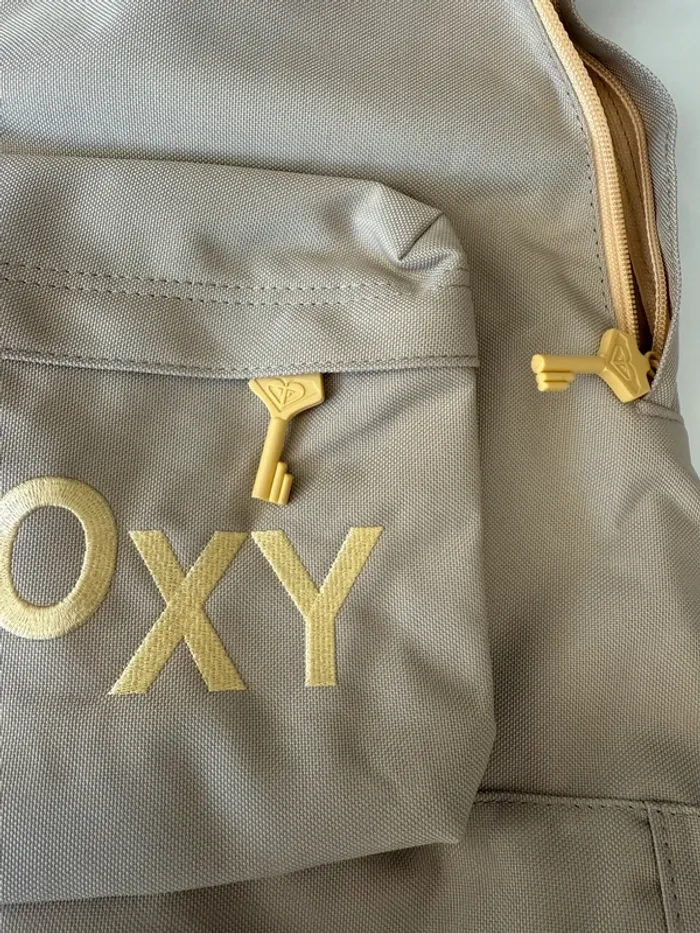 LOT Sac à dos et porte-monnaie Roxy neuf avec étiquette - photo numéro 4