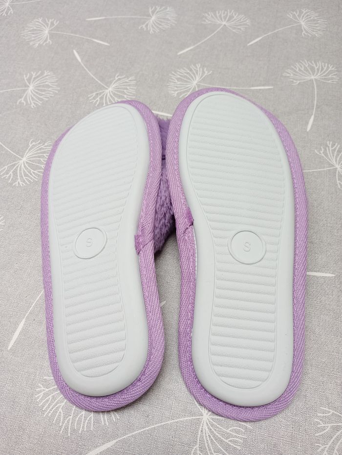 Pantoufles lilas - photo numéro 3
