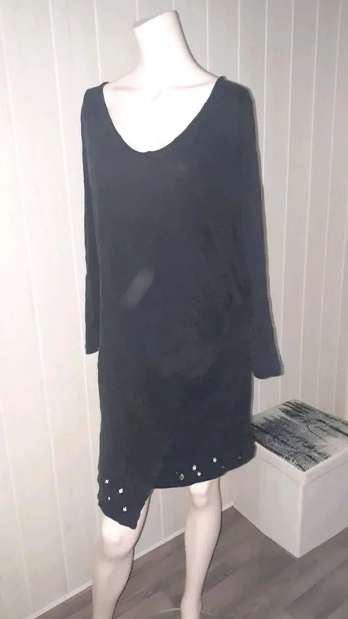 Robe noire cool rivets L