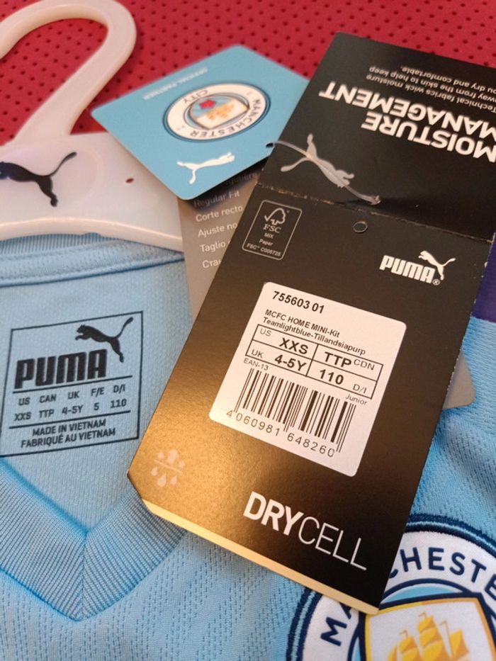 Tenue de foot Manchester City, Puma Authentique Officiel taille enfant 4/5 ans, Neuf - photo numéro 6