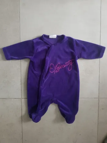 Grenouillère taille 1 mois fille