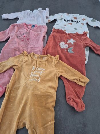 5 pyjamas velours 3mois