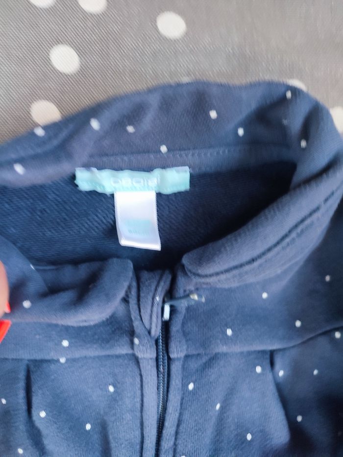 #kytie18moisfille. Un gilet manches longué un legging taille 18 mois - photo numéro 3