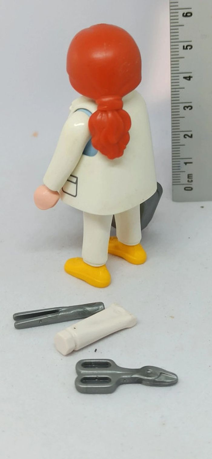 Femme médecin avec mallette et accessoires playmobil - photo numéro 5
