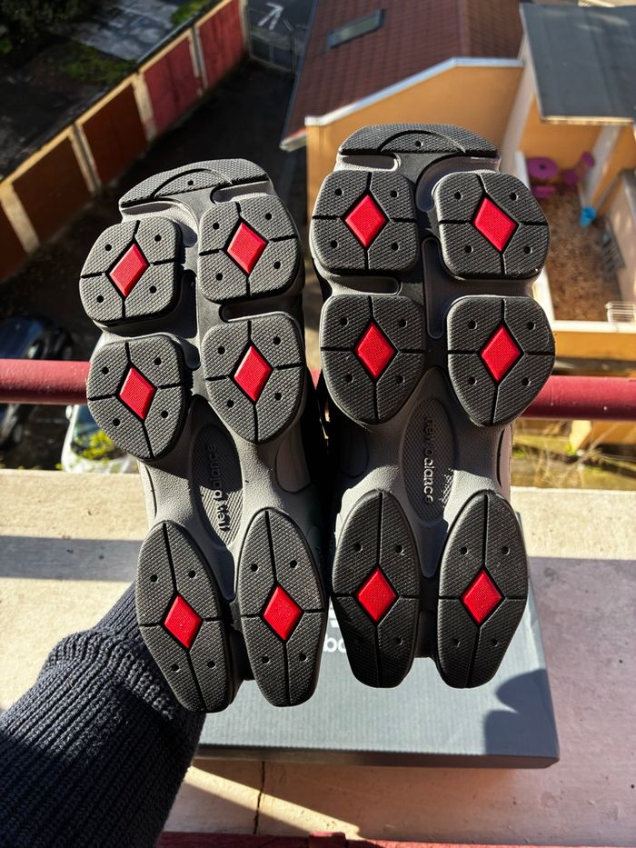 New Balance 9060 Black / Black - photo numéro 3