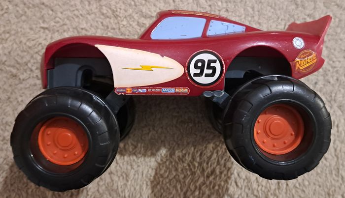 🪆 Voiture Disney Pixar Cars Flash McQueen - photo numéro 4