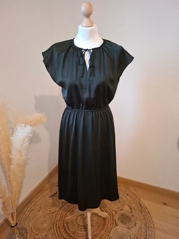 Robe chic Kaki satinée H&M taille S/M 36/38