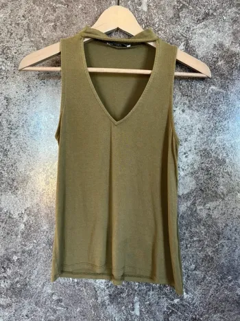 Débardeur kaki femme Pull and Bear taille XS Women tank top Canotta nera donna Schwarzes Damen