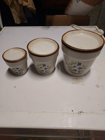 Lot de pot à couvercle.