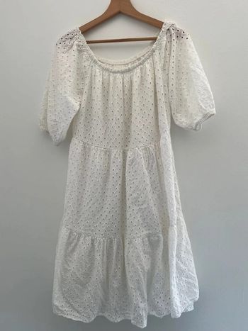 Robe blanche brodée