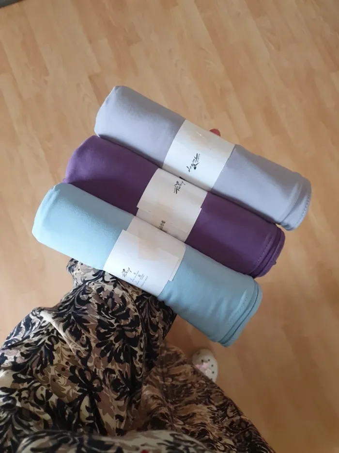 🌸 Lot de 3 Hijabs Jersey Premium Luxe – Neufs 🌸 - photo numéro 2