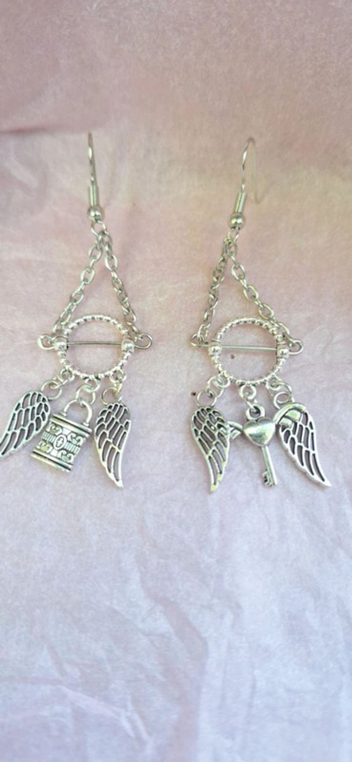 boucles d’oreilles ailes et breloques vintage