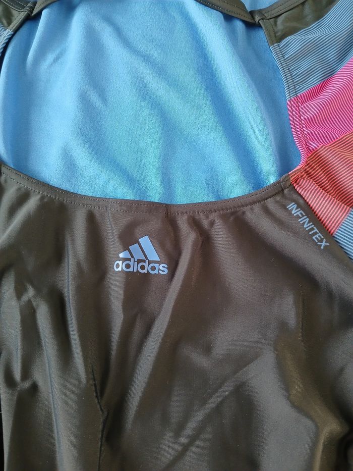 Maillot de bain  1 pièce Adidas 
Taille M - photo numéro 3