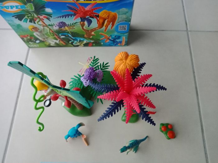 Playmobil Super 4 Ile perdue avec Alien et velociraptor - photo numéro 4