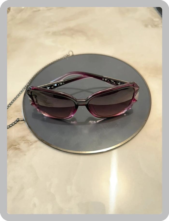 Lunette de soleil à verres roses - photo numéro 3