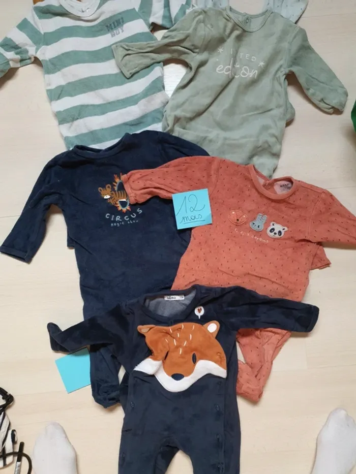 Lot de 7 pyjamas velours 12 mois - photo numéro 4