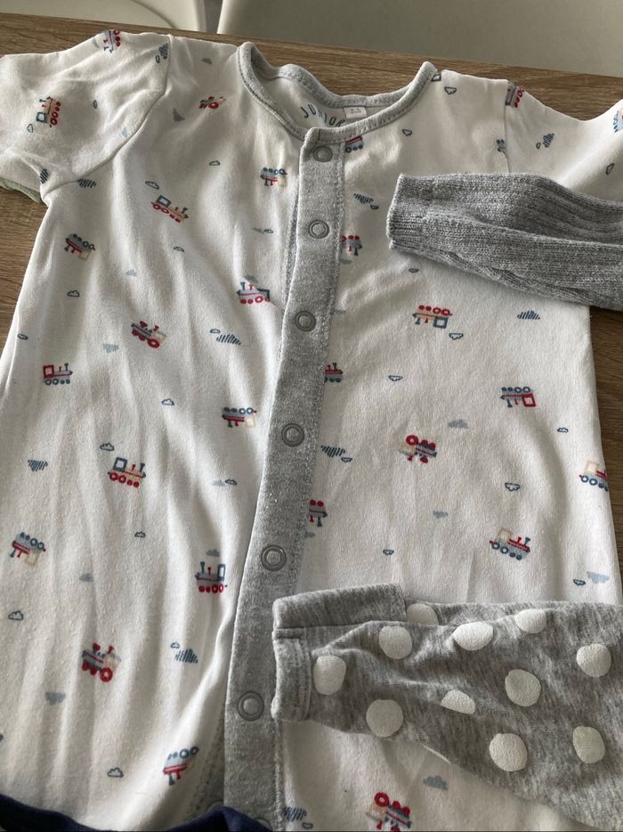 Lot de pyjamas - photo numéro 4