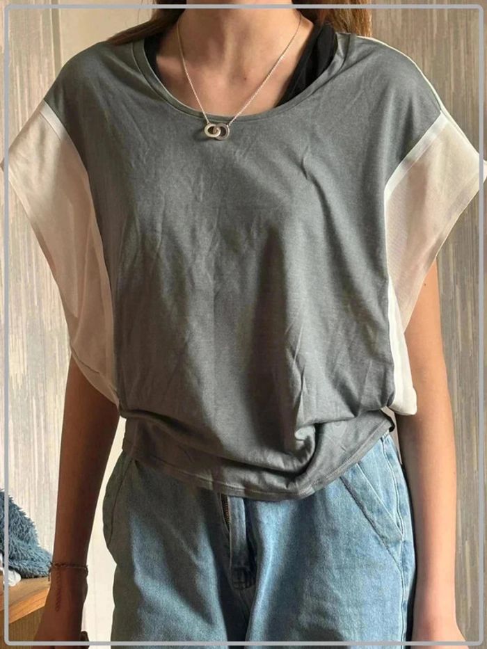 Top semi transparent taille 36 marque Nike