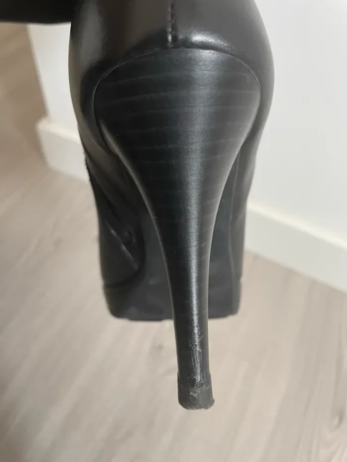 Bottes noires en cuir - photo numéro 5