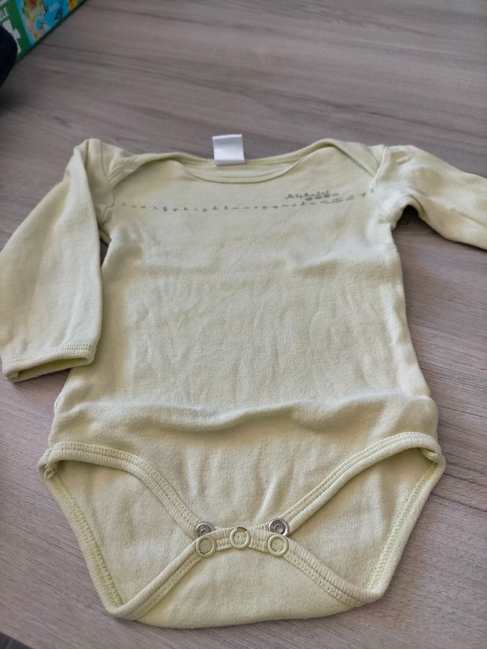 Lot 3 bodys 3 mois - photo numéro 4