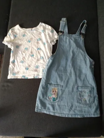 Ensemble reine de neige taille 6/7 ans Primark