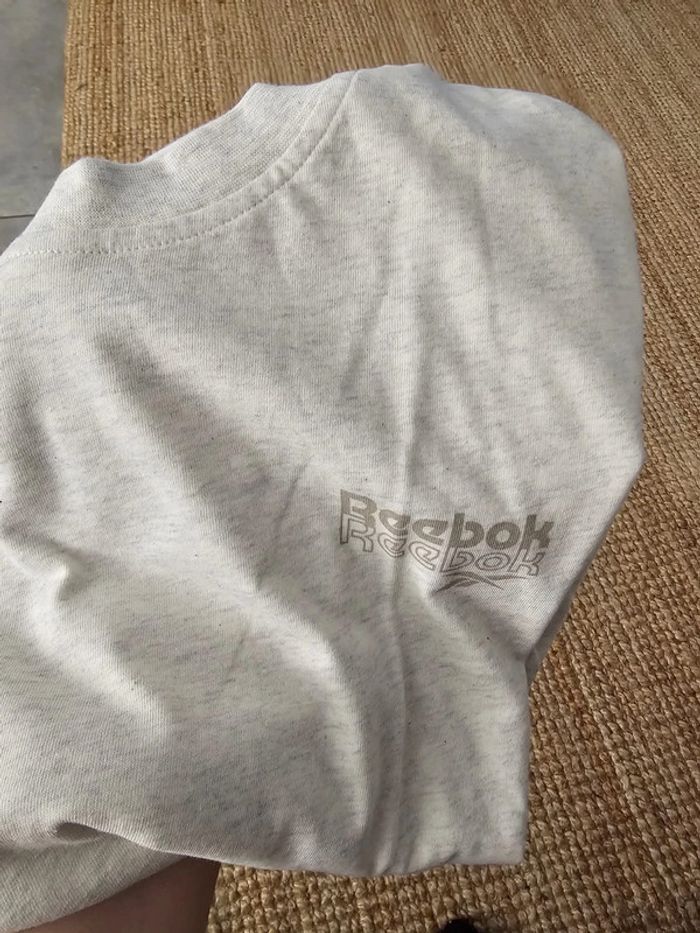 TEE shirt rebook neuf xs - photo numéro 8