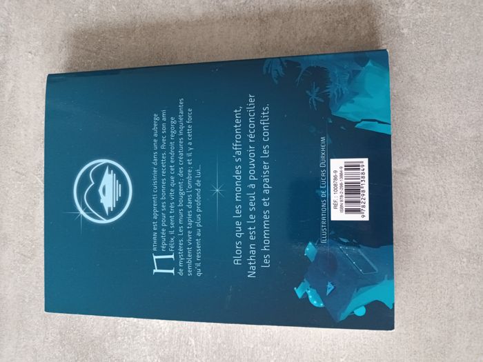 Livre L'auberge entre les mondes - photo numéro 2