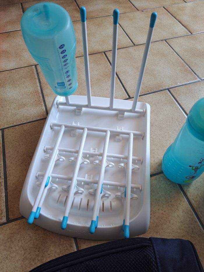 Lot biberons et accessoires - photo numéro 5