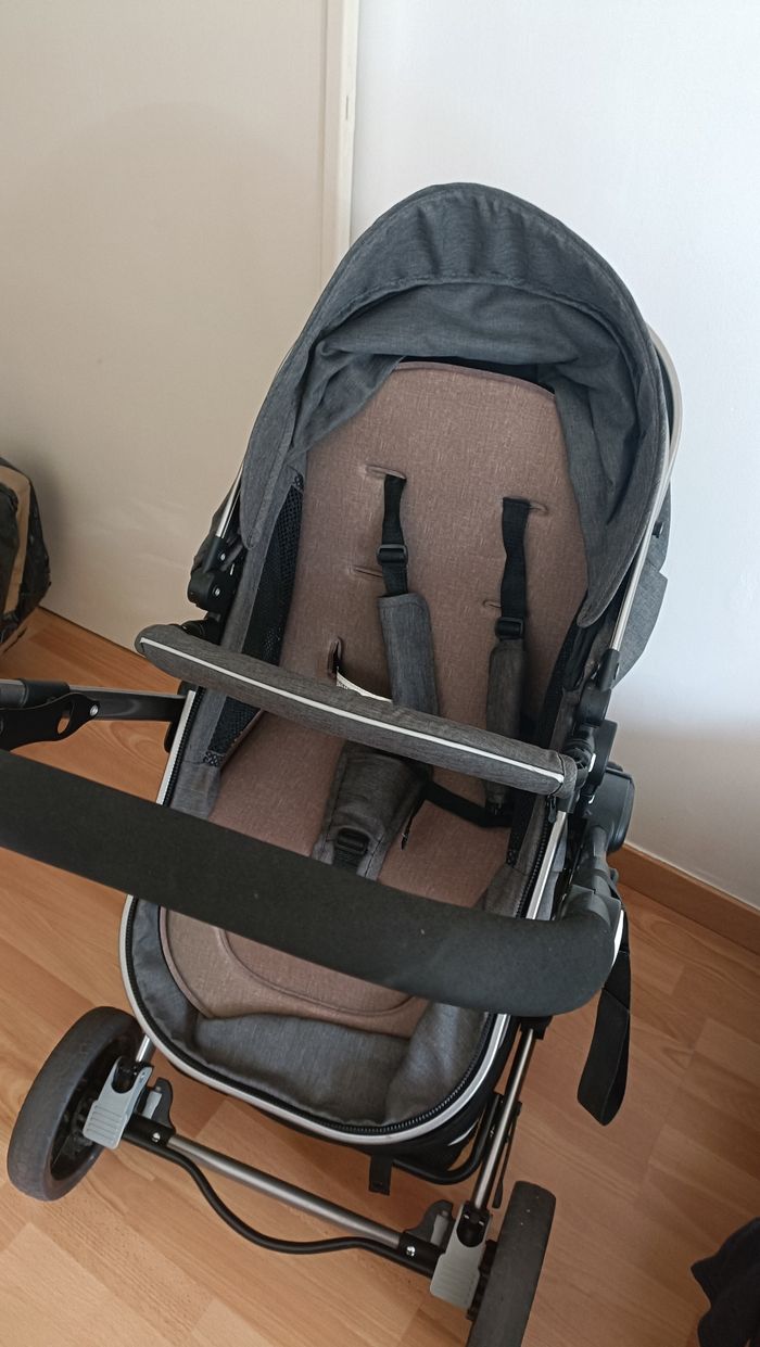 Vends poussette Naf Naf 3 en 1 en bon état - photo numéro 6