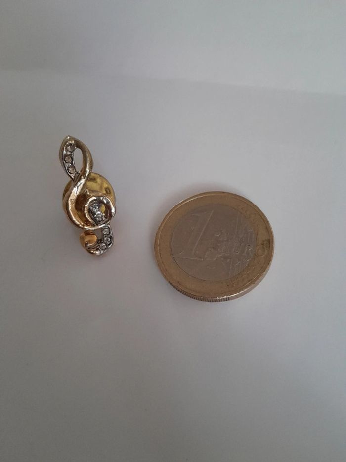 Magnifique pins ancien note de musique
