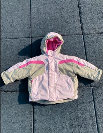 Manteau de ski 2 ans Wed’ze. Très chaud, idéal pour les vacances de ski