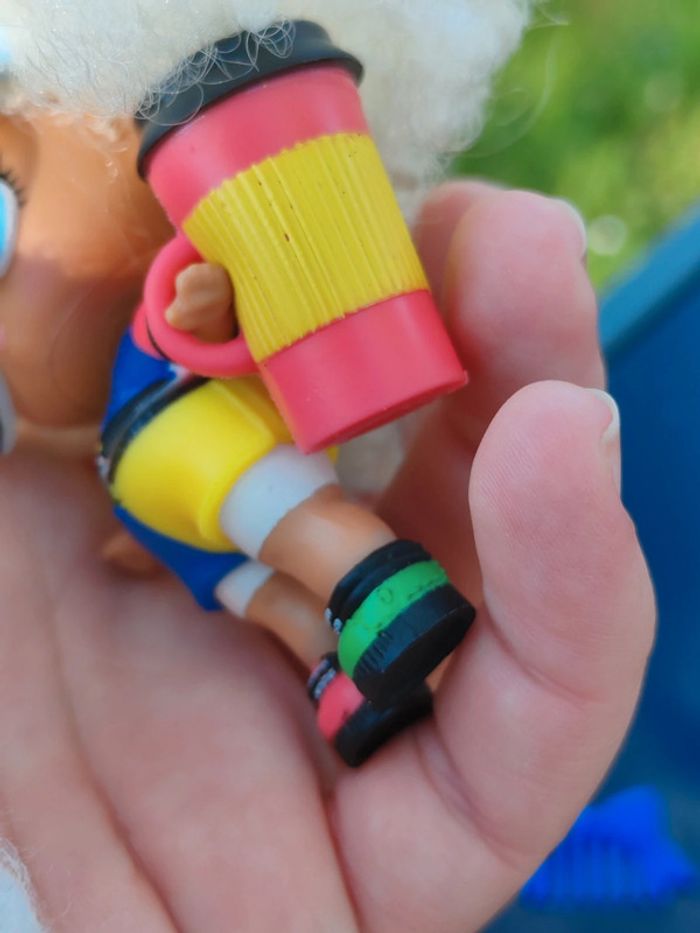 Lol surprise coupe afro et vêtements multicolores - photo numéro 8