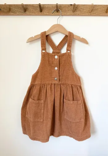 Robe velours côtelé marron Zara