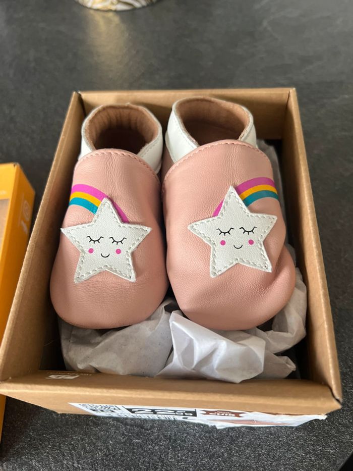 Chaussons bébé neufs