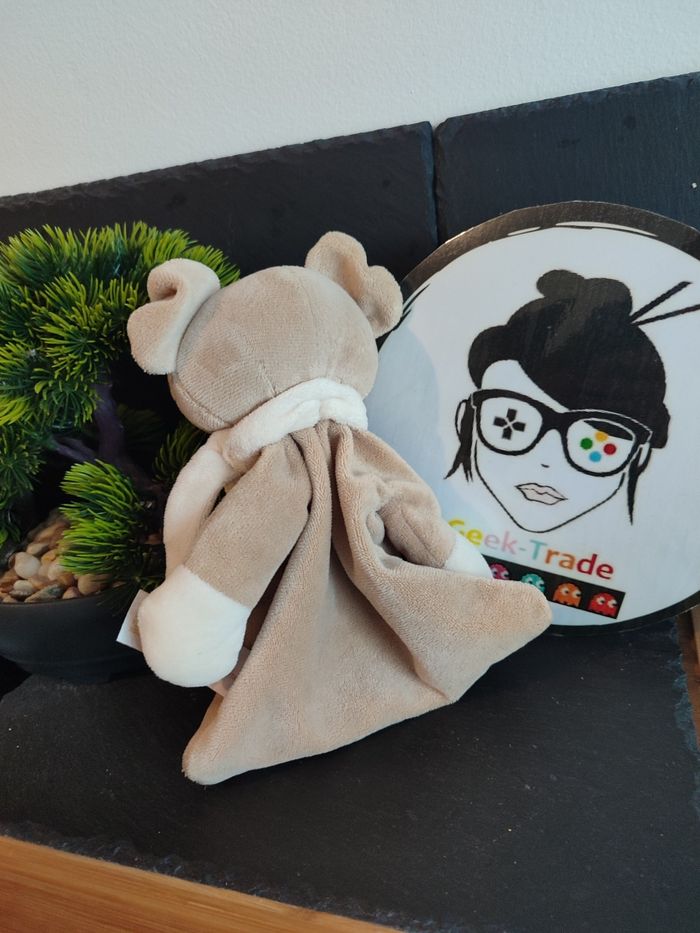 Doudou plat Souris Ours Tiamo Collection Beige Marron Grelot Écharpe Rond Plat - photo numéro 2