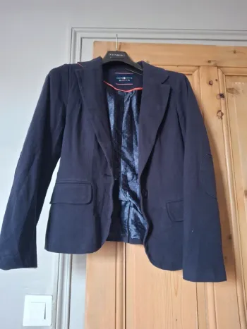 Blazer bleu marine et doublure corail aux manches