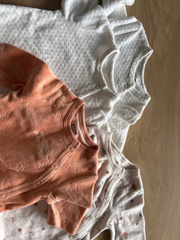 Pyjamas 1 mois - photo numéro 2