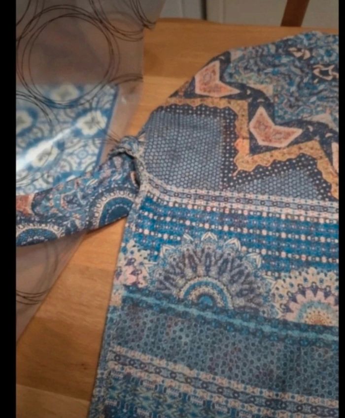 Pull Desigual femme neuf - photo numéro 2