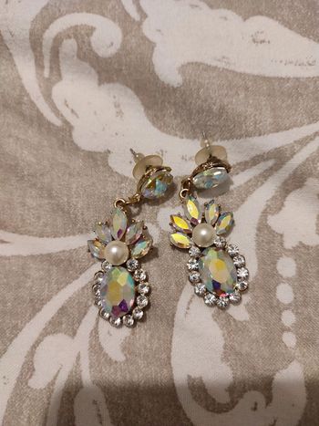 Boucles d'oreille fantaisie imitation diamants