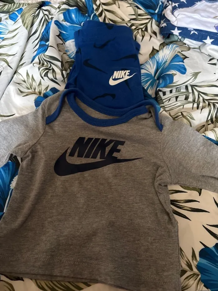 Ensemble  Nike