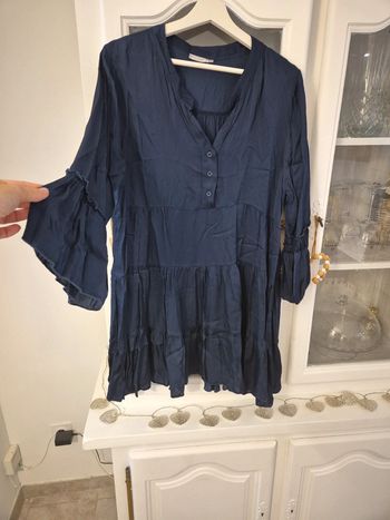 Très belle robe marine satinée TU