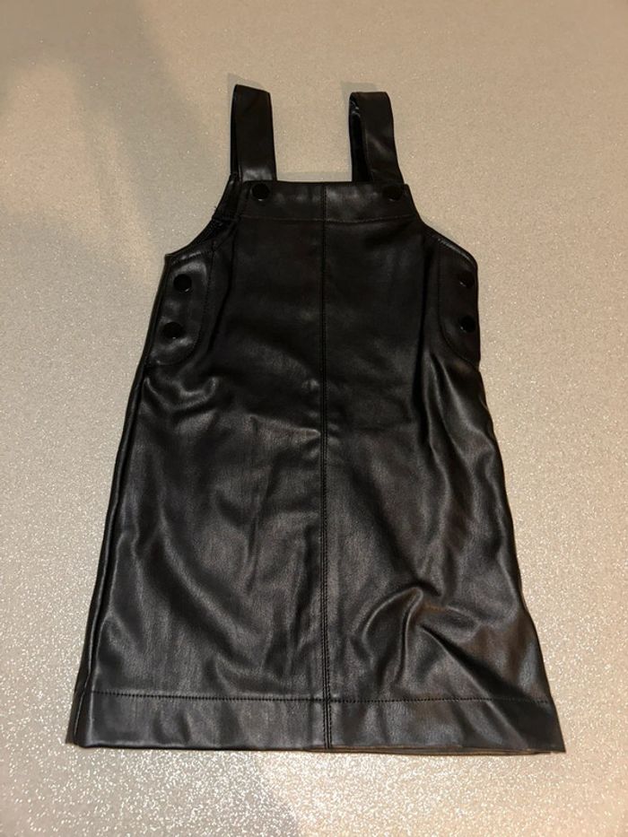 Robe simili cuire 3/4 ans