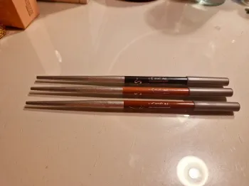 Lot 3 crayons L'Oréal