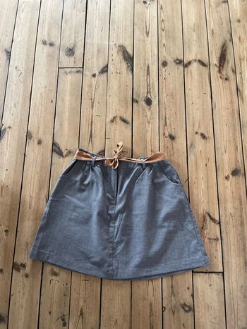 Jupe marque CFK, 14 ans