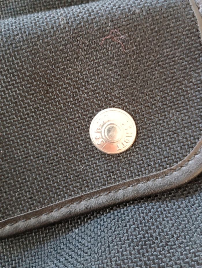 Sac bandoulière en tissus détails cuir  
De la gamme perfecto by Schott - photo numéro 17