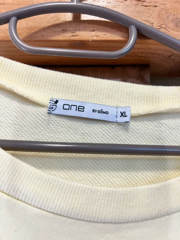 Pull jaune pastel - photo numéro 3