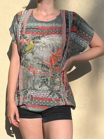 Haut ample manches courtes kaki - motifs fleuris