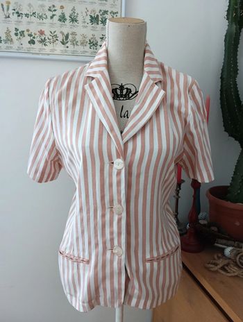 Veste vintage 
Rayures verticales blanches/vieux rose