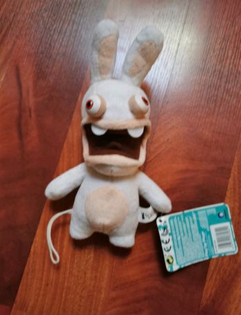 Peluche lapin crétin
