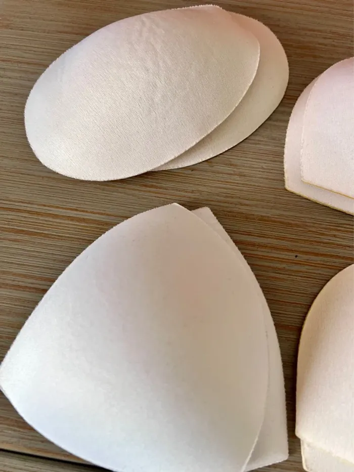 Coque maillot de bain ou soutien gorge - photo numéro 2